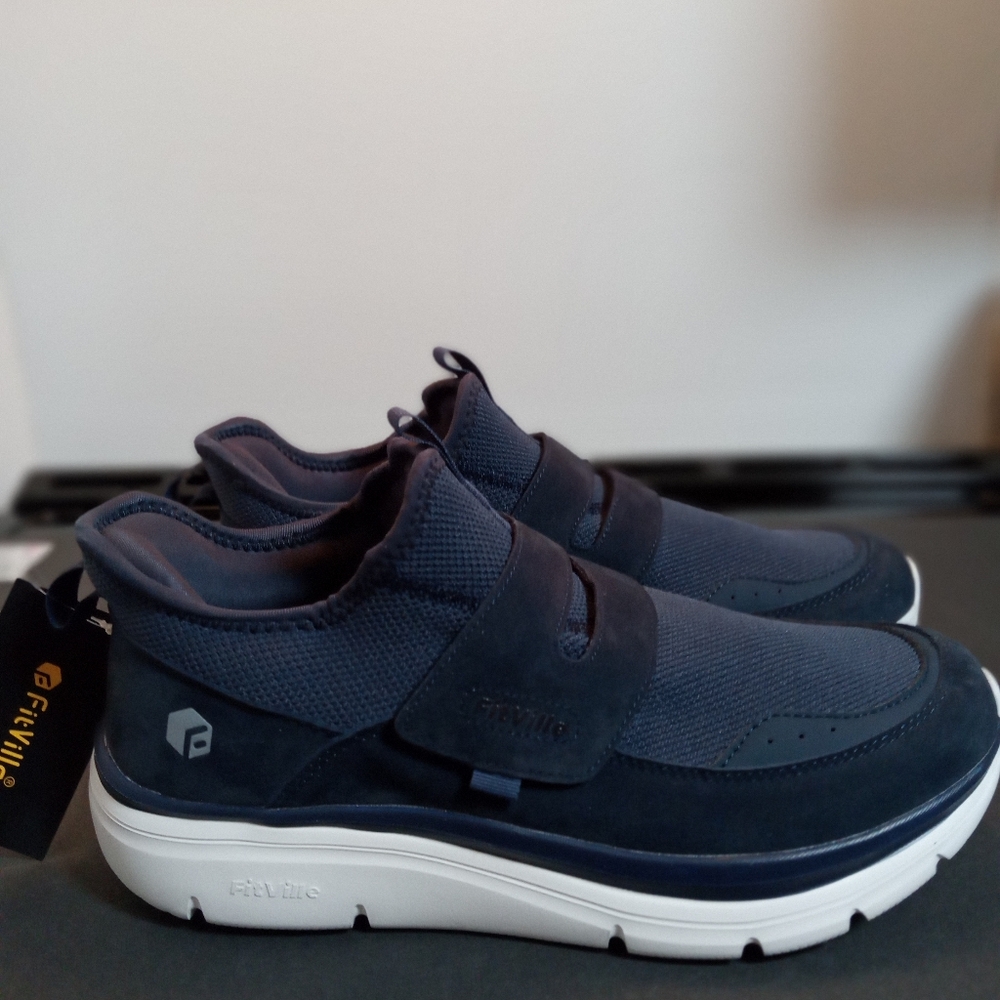 Blue Sneakers with Thick White Sole and Slip-On Design